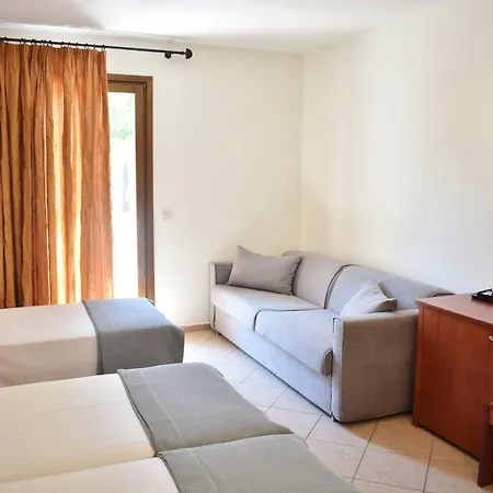 فندق Naxos By Icon Blue 4*