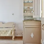 Naxos 4*