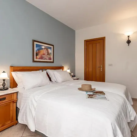Naxos Hotel